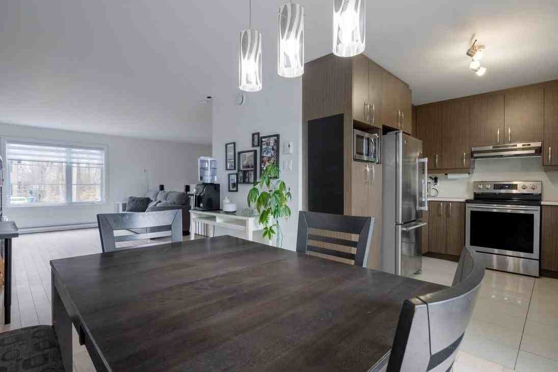 1332 S Flores St #2055B - Photo 2 of 4