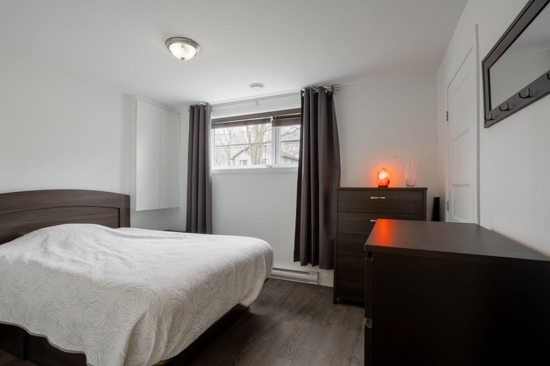 1332 S Flores St #2055B - Photo 4 of 4