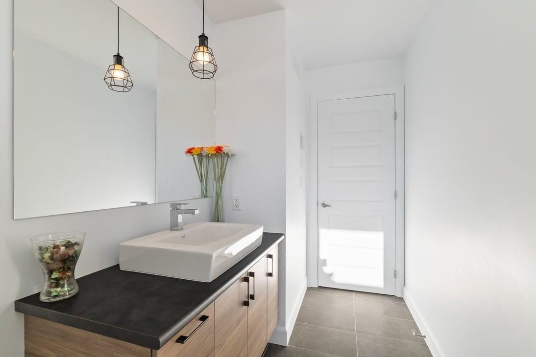 915 Main Street #3201-1 - Photo 3 of 4