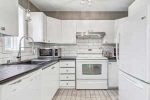 featured image of 50 Briar Hollow Lane #1073C