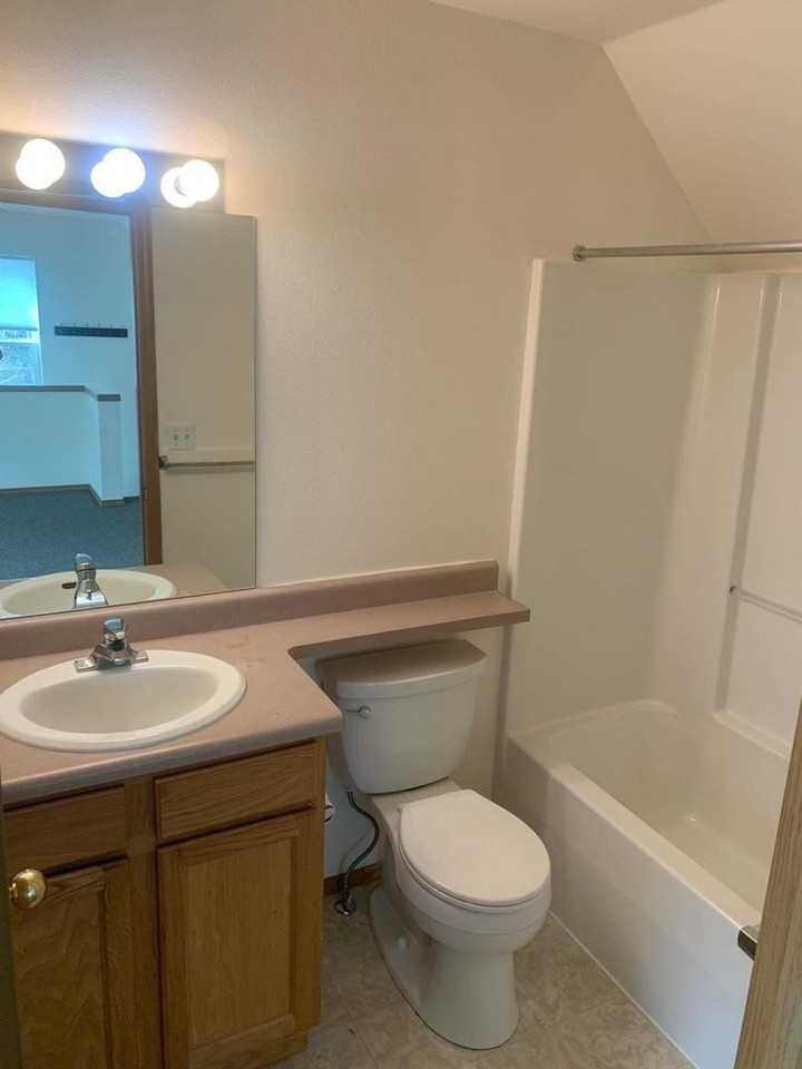 1557 Shepherds Lane - Photo 3 of 7