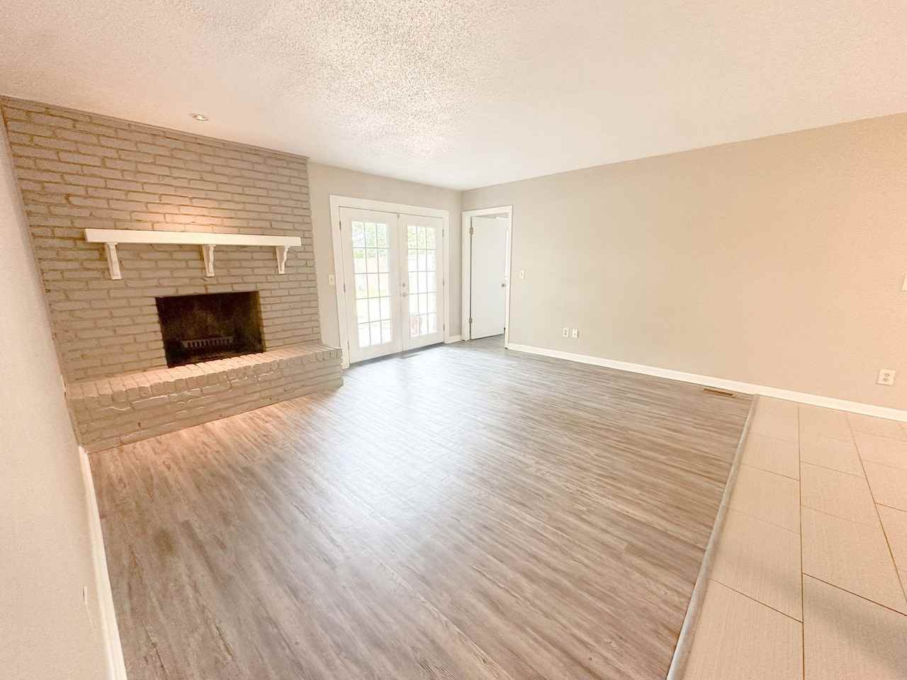 7216 Nw 13th St - Photo 3 of 20