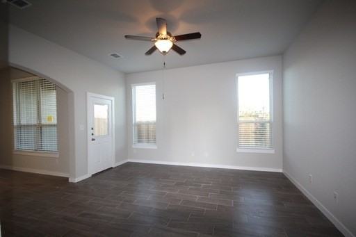106 Lakeview Ct - Photo 4 of 12