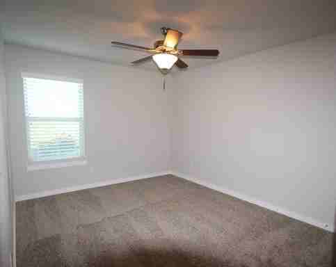 106 Lakeview Ct - Photo 7 of 12