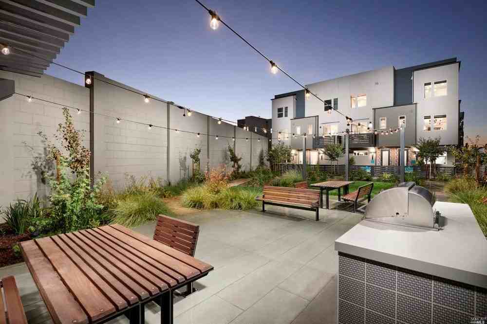 3969 Wattling St - Photo 3 of 26