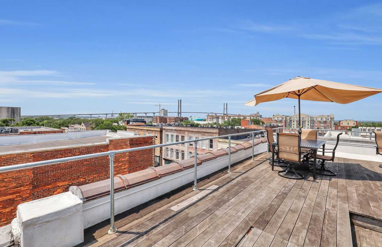 301 W Broughton St #4A - Photo 2 of 20