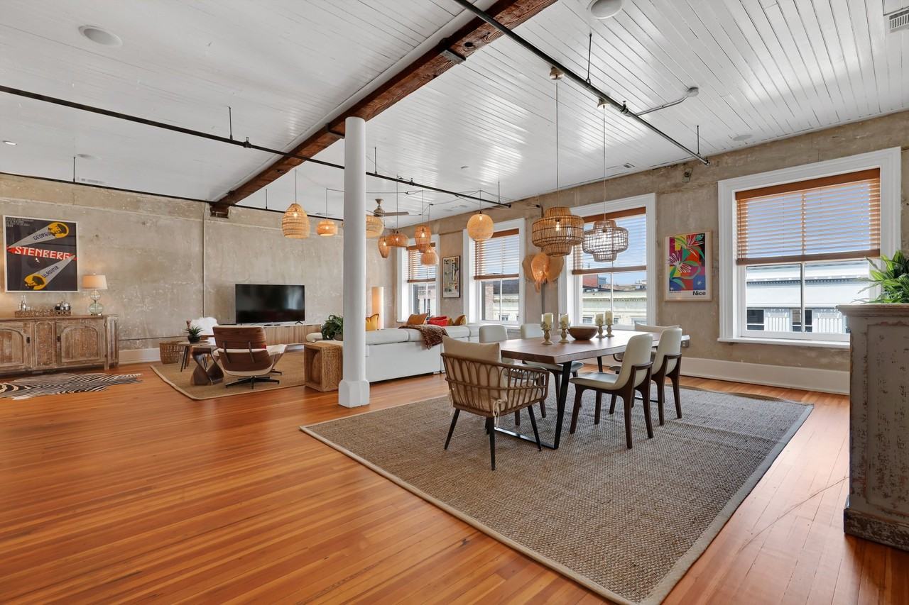 301 W Broughton St #4A - Photo 5 of 20