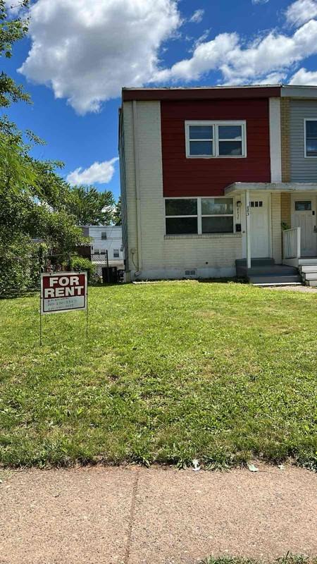 883 Wedgewood Dr - Photo 2 of 15