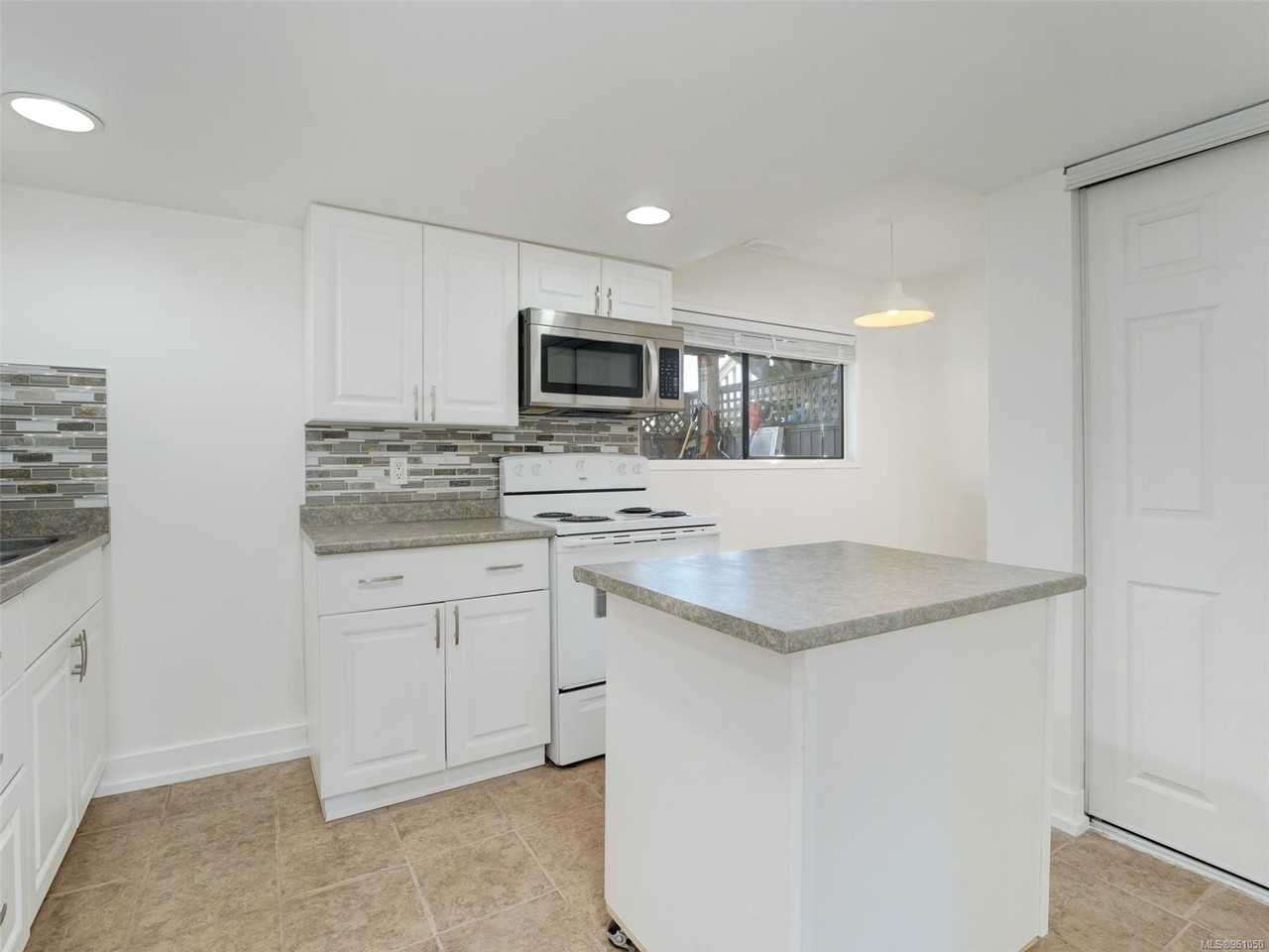 2359 Church Road - Photo 4 of 19