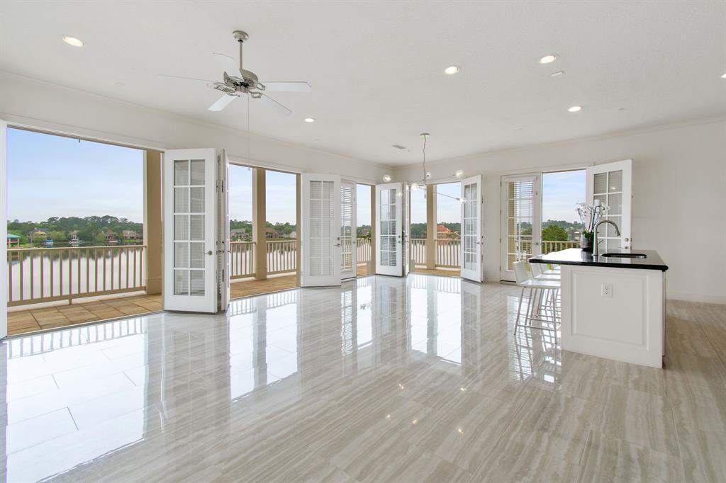 161 W Breezy Way - Photo 2 of 33