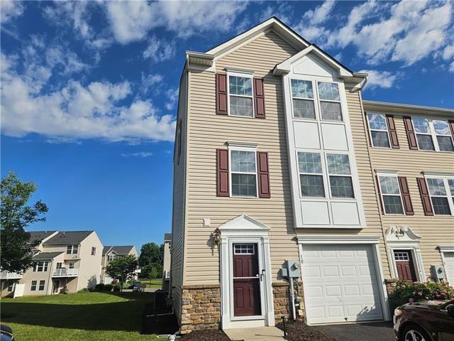 10 Gold Rose Ln - Photo 2 of 26