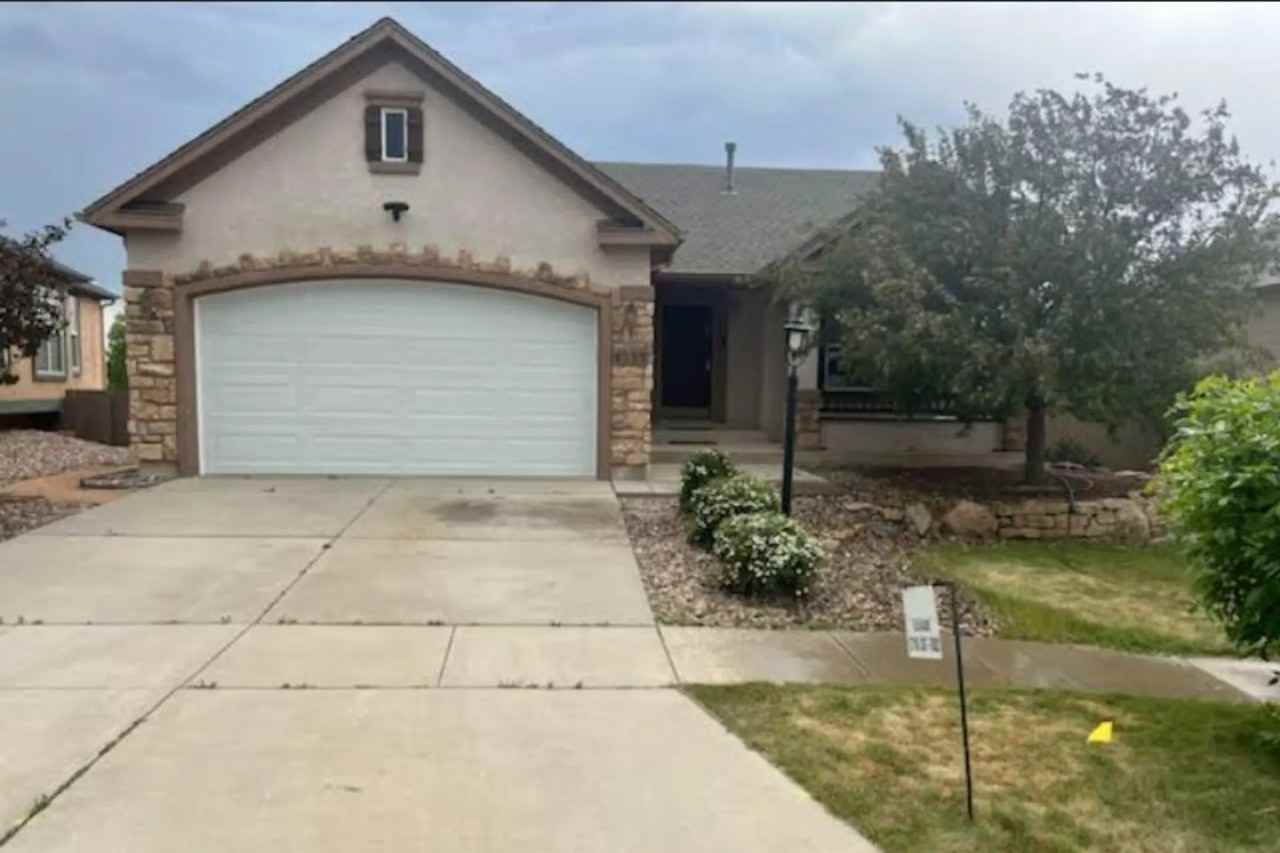4235 Apple Hill Ct - Photo 2 of 9