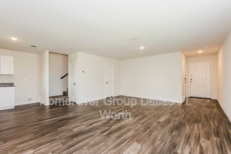 2709 Berryhill Dr - Photo 2 of 18