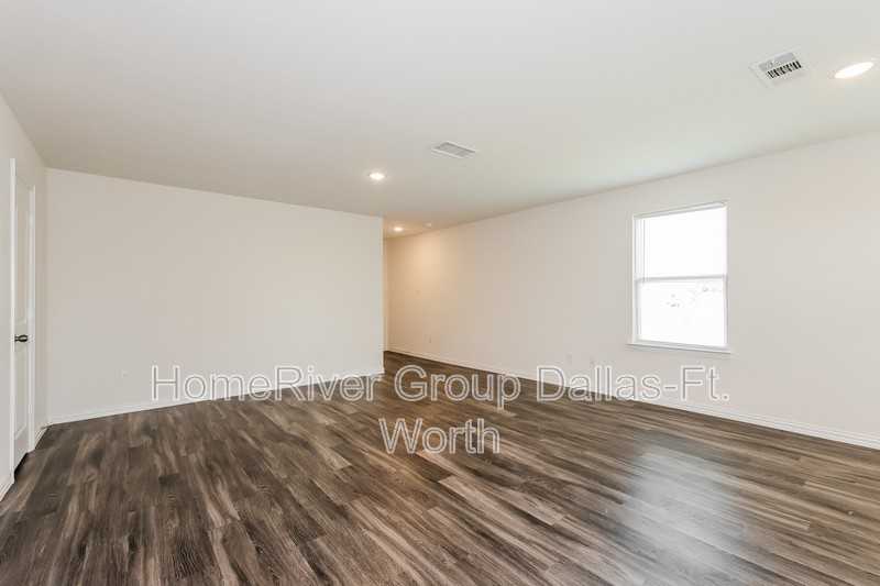 2709 Berryhill Dr - Photo 3 of 18