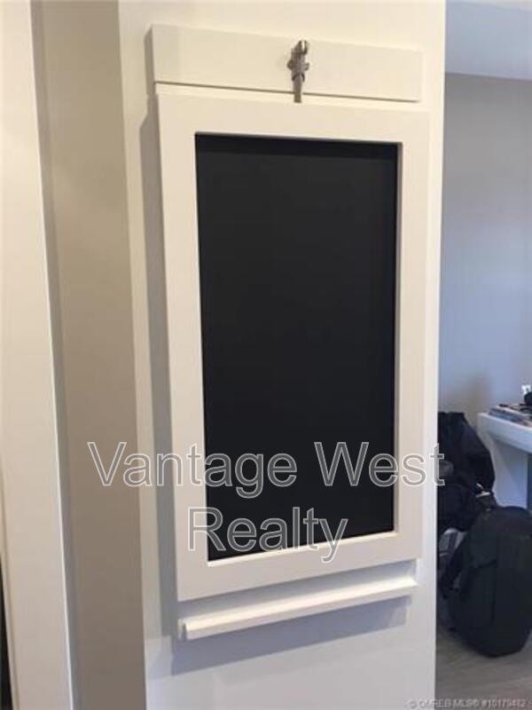 630 Leon Ave - Photo 3 of 12