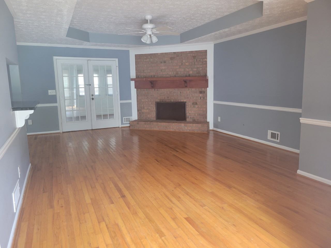 2820 Park Chase Dr #1 - Photo 3 of 16