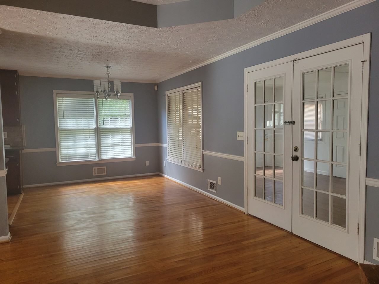 2820 Park Chase Dr #1 - Photo 5 of 16