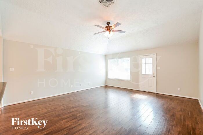 11931 Belle Ct - Photo 3 of 16