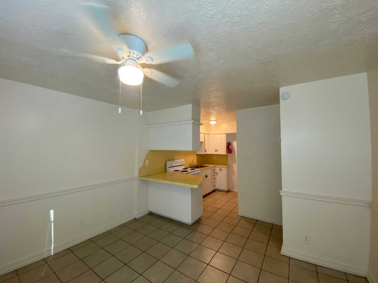 Lead Ave SE-2112-2114 - Photo 2 of 10