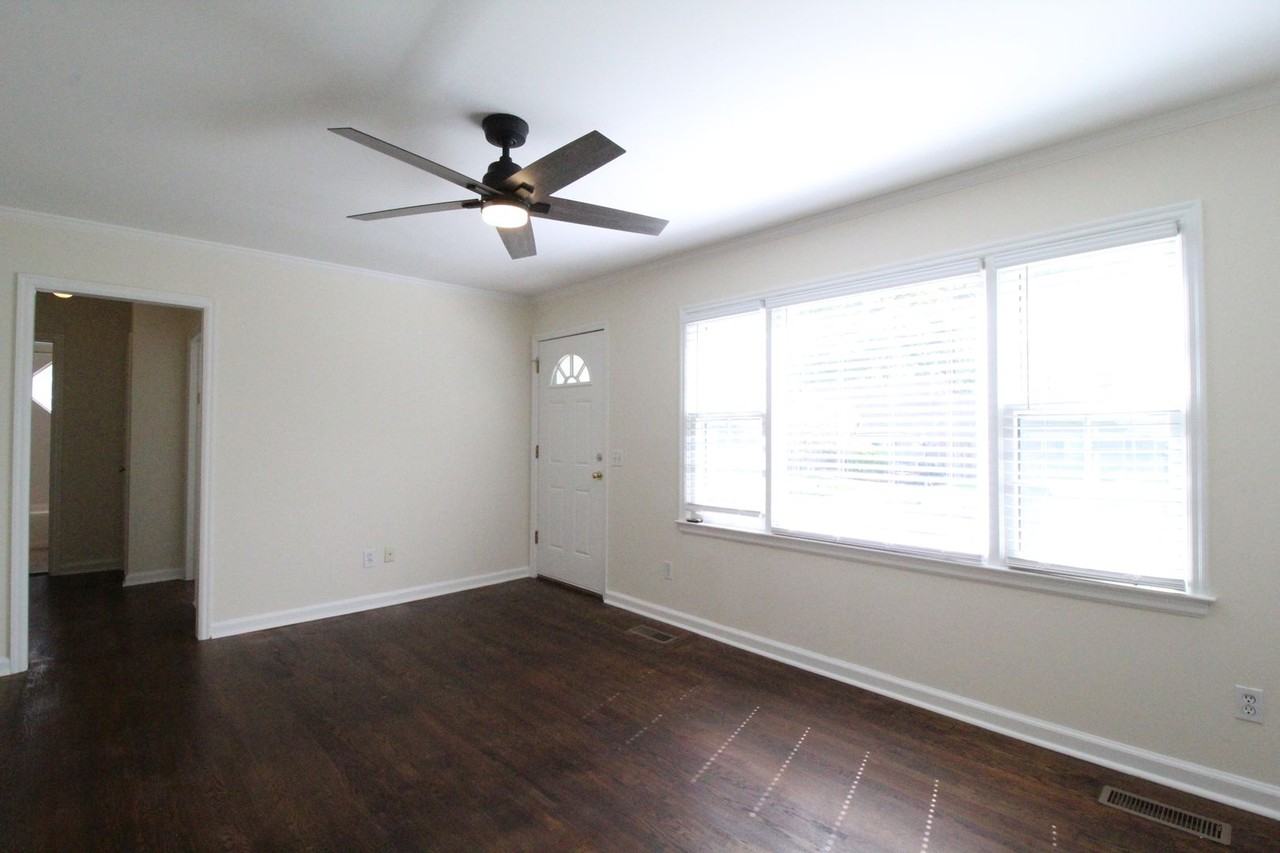5515 Rosewood St - Photo 3 of 12