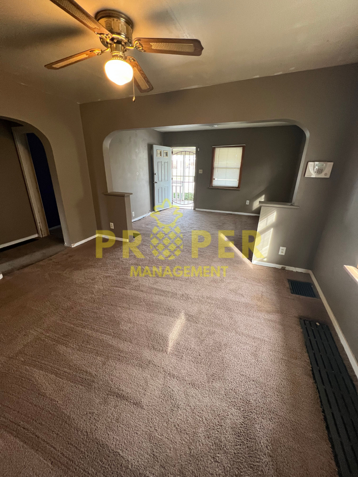 1065 Walton Ave - Photo 3 of 8