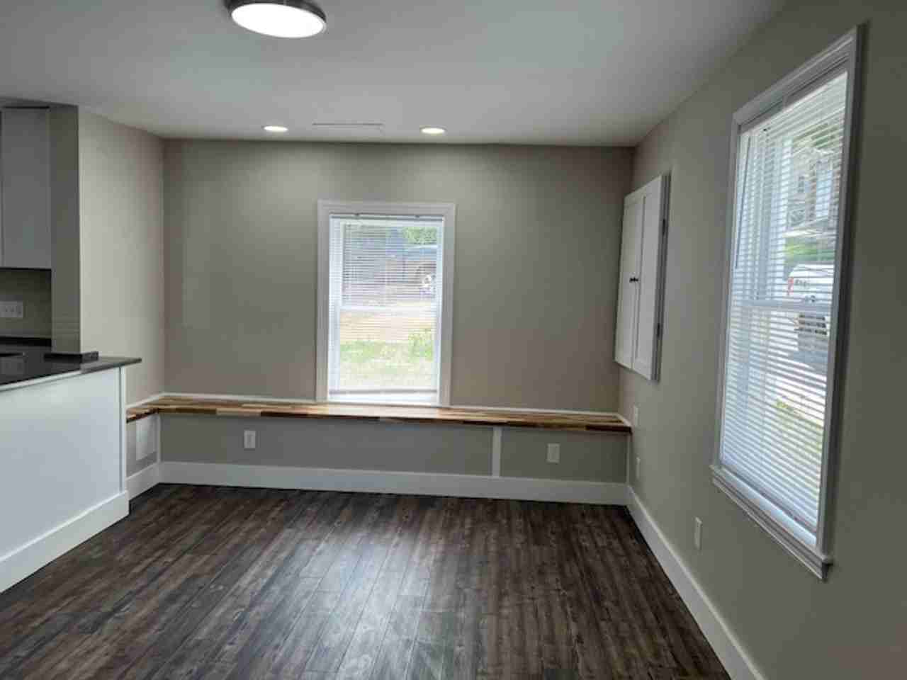 101 N Randolph St - Photo 3 of 34