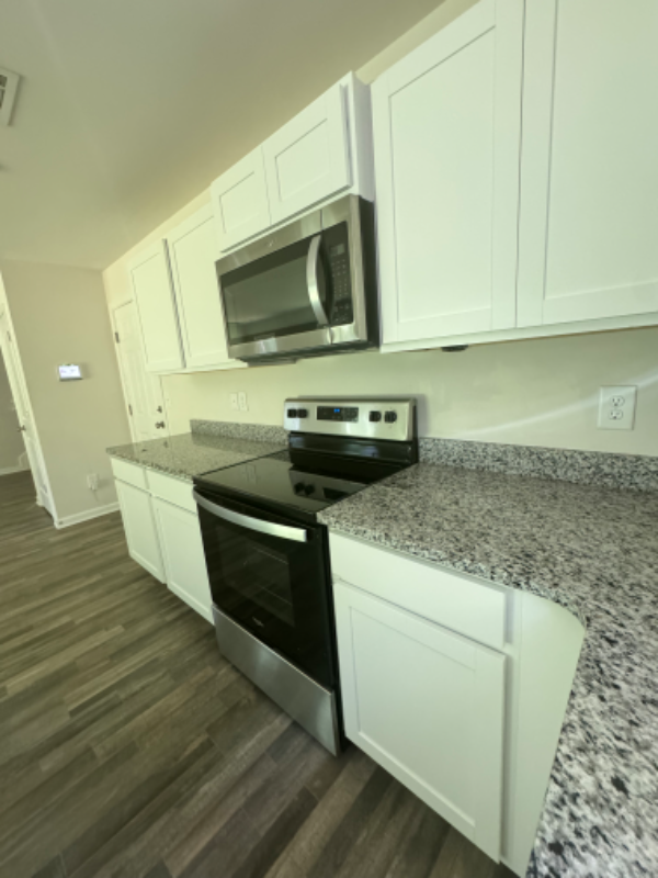 118 W Baker St - Photo 3 of 20