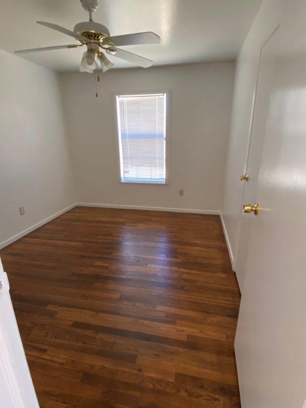 108 Lakeview St - Photo 3 of 8
