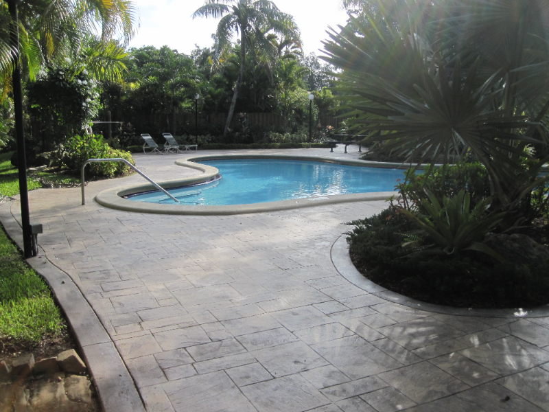 6904 N Kendall Dr #F304