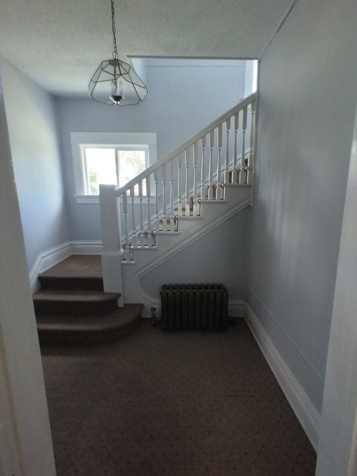 303 6th Avenue Northeast #NA - Photo 2 of 11