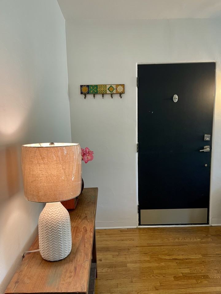 5902 Lemp Avenue - Photo 6 of 20