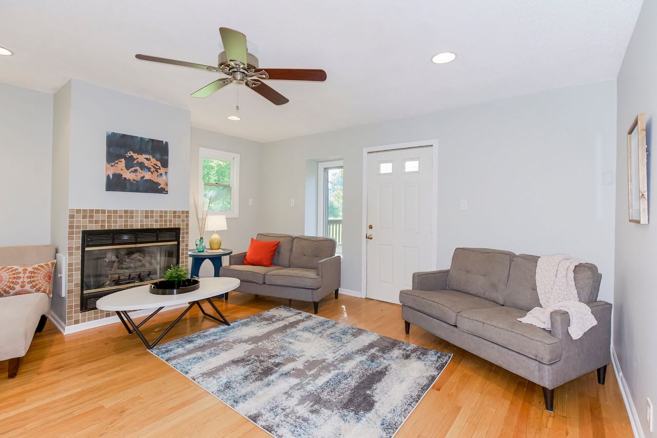 1128 Northeast Columbus Street - Photo 2 of 36