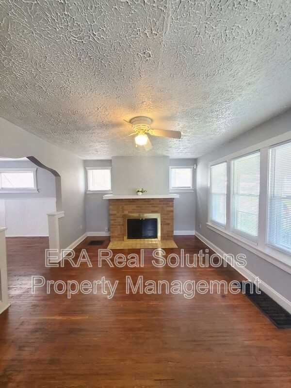 771 S Richardson Ave - Photo 2 of 21