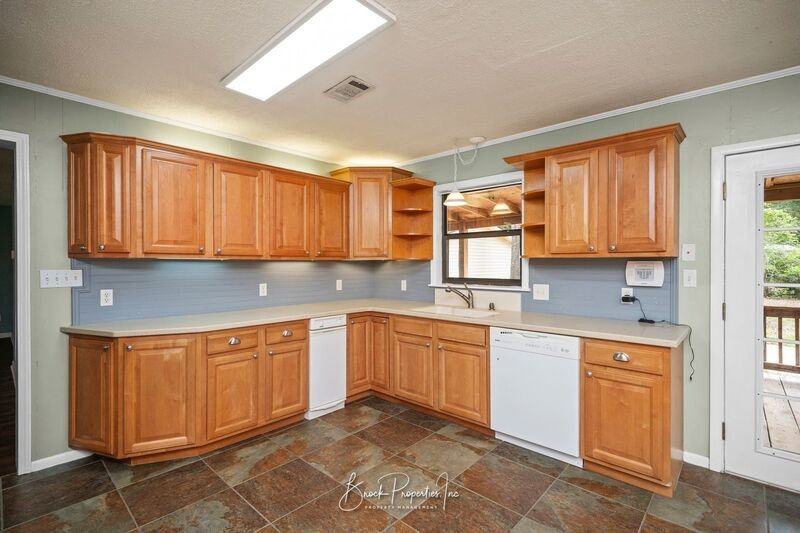 1511 Woodchuck Ave - Photo 6 of 40
