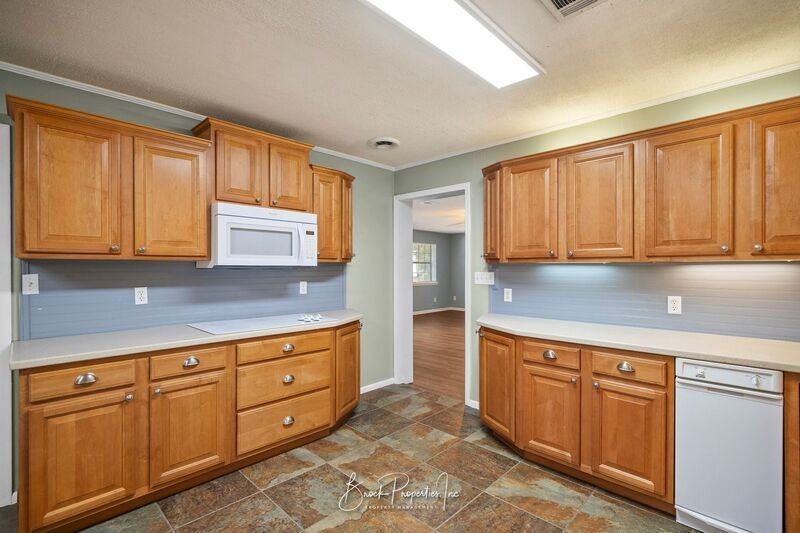 1511 Woodchuck Ave - Photo 7 of 40