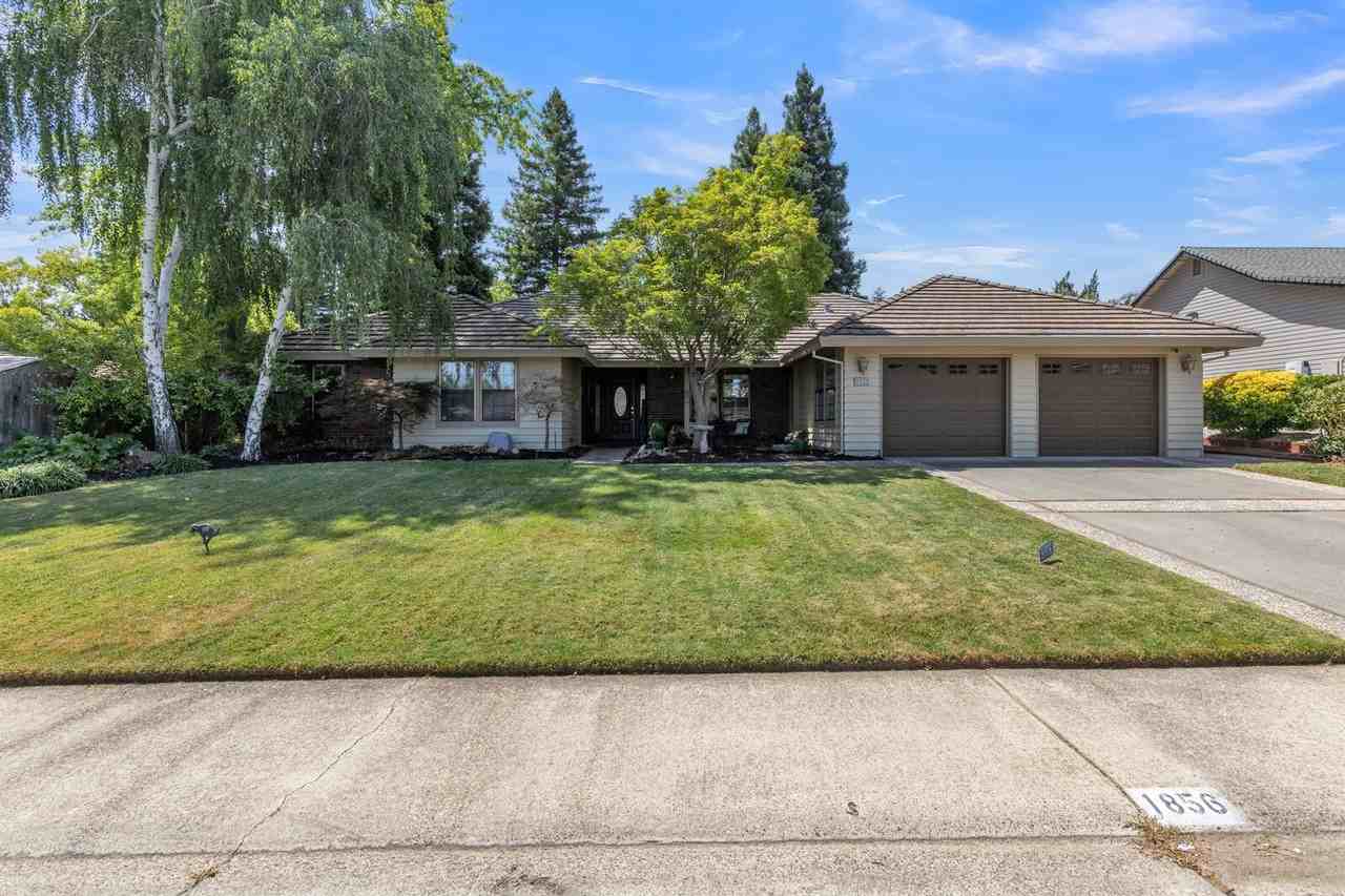 1856 Ridgeview Dr - Photo 2 of 34