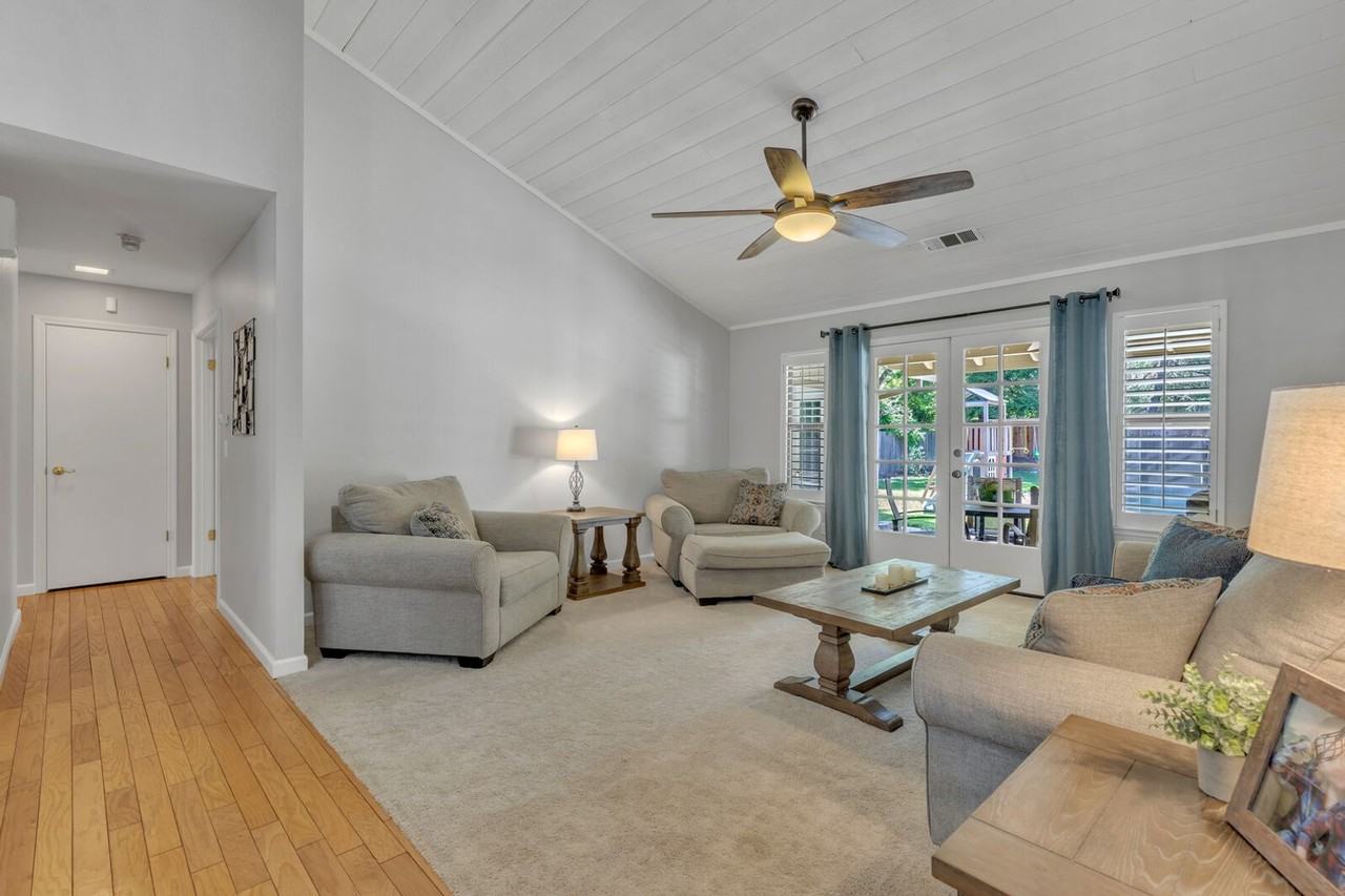 1856 Ridgeview Dr - Photo 6 of 35