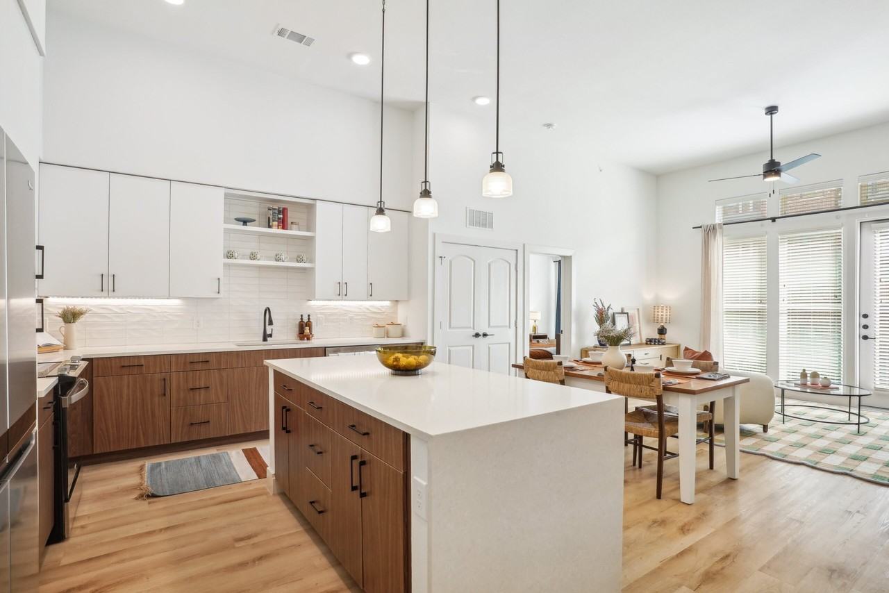 East College Street #2534C - Photo 2 of 23