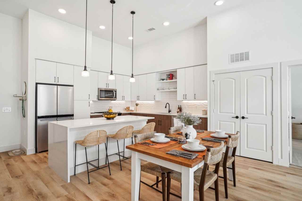 East College Street #2534C - Photo 4 of 23