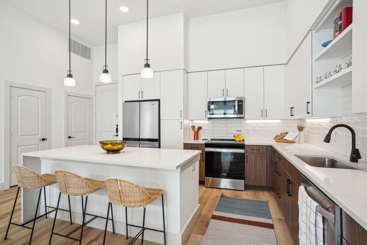 East College Street #2534C - Photo 7 of 23