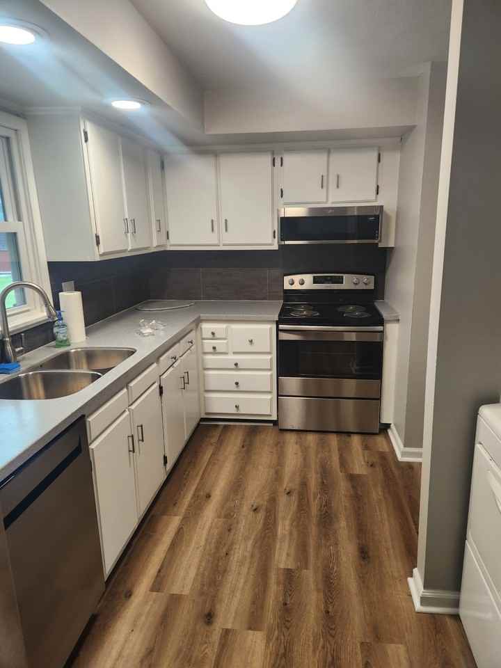 207 S Linwood Dr #207 - Photo 2 of 15