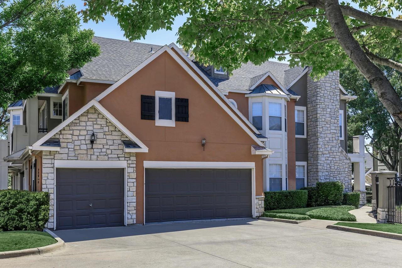 Mapleshade Ln #8893A - Photo 2 of 31