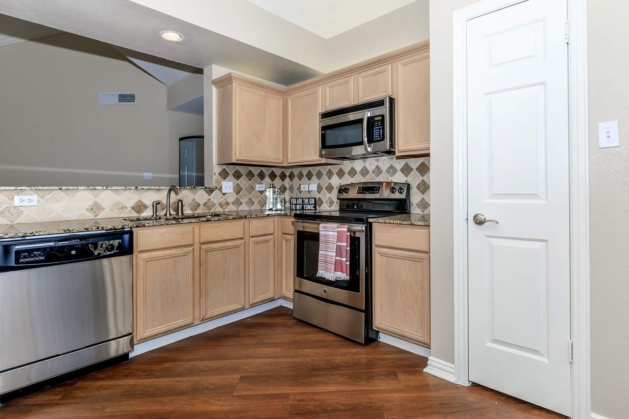 Mapleshade Ln #8893A - Photo 5 of 31