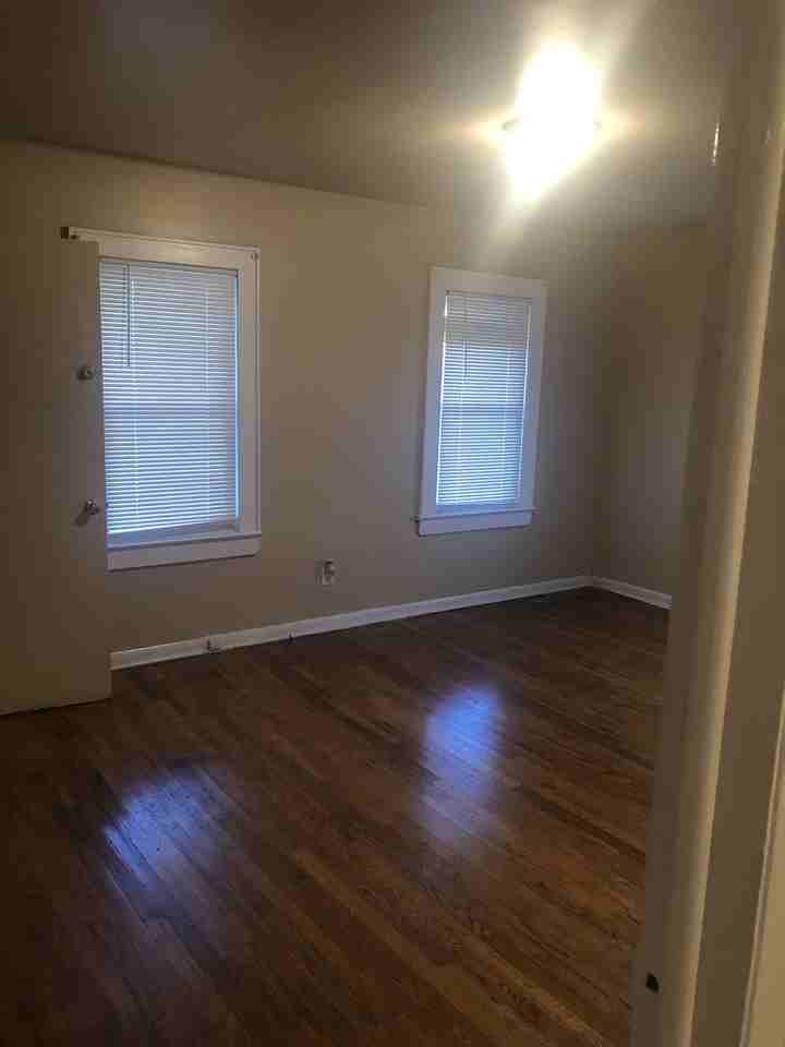 134 Valley St #1stFL - Photo 2 of 8