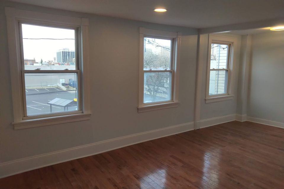 232 Myrtle Ave #1 - Photo 3 of 8
