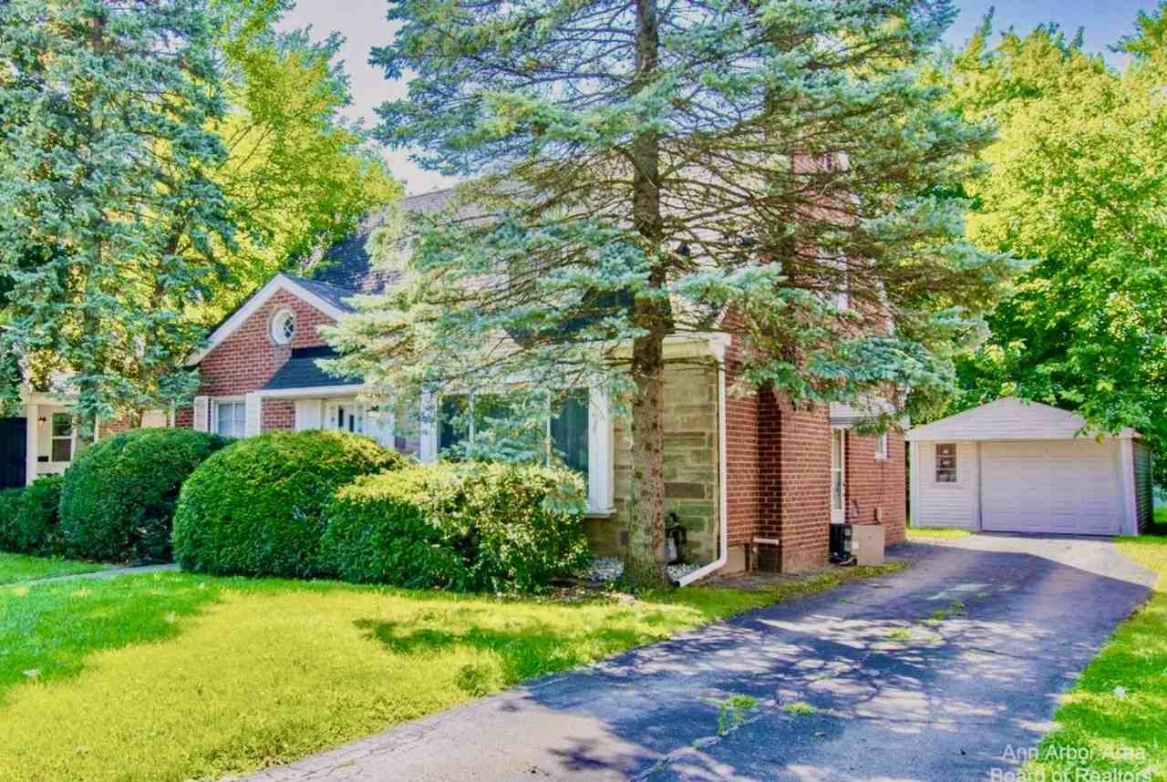 1231 Washtenaw Rd #1SMALL - Photo 2 of 13