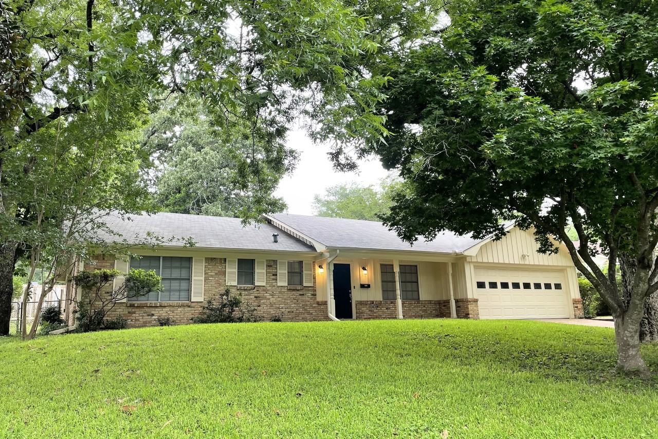 3507 Silverwood Dr #NA - Photo 2 of 23
