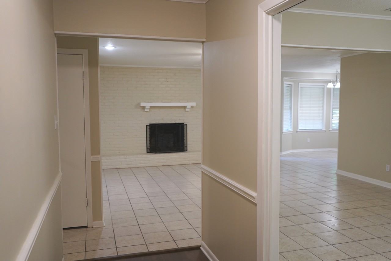 3507 Silverwood Dr #NA - Photo 4 of 23