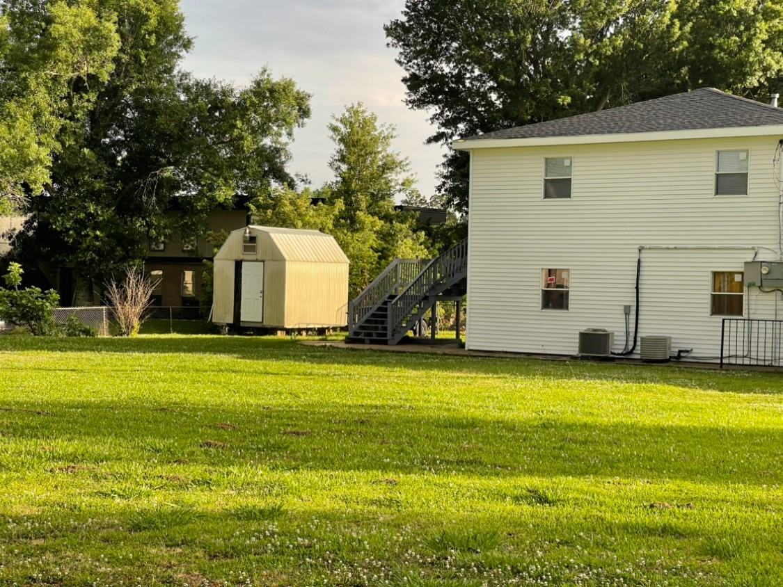 335 Cleveland St #A - Photo 3 of 13