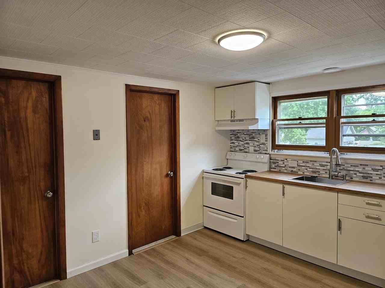 811 Washington Ave #2ndFL - Photo 2 of 21